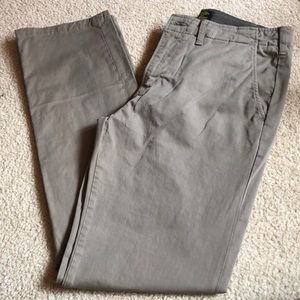 Men’s Lucky Brand Straight fit Olive/tan khakis 32